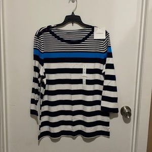 Women’s shirt size large